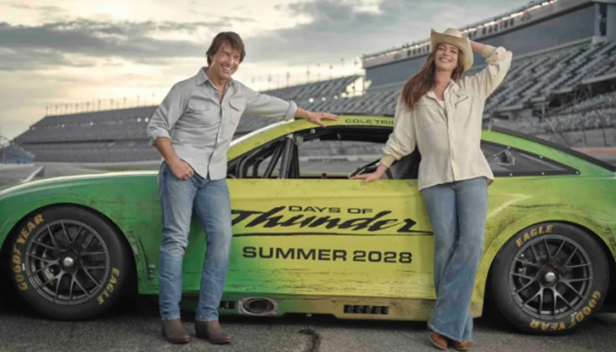 Том Круз на автодромі Daytona International Speedway під час оголошення продовження фільму «Дні грому»