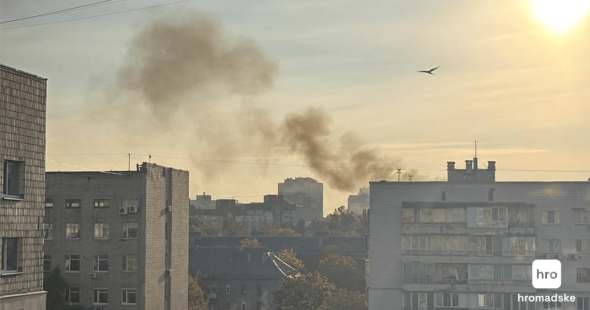 Пожежа у Солом'янському районі Києва ввечері 7 жовтня 2026 року після удару рф, фото ДСНС